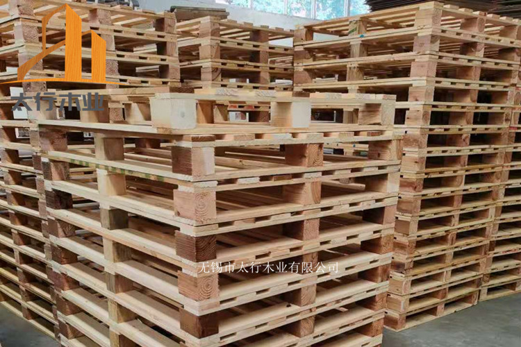 實(shí)木托盤在運(yùn)輸過程中的便利性